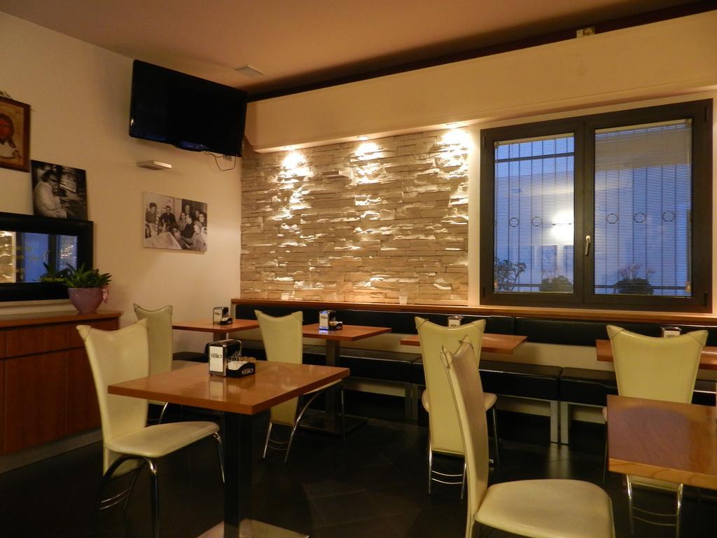 Locanda Trattoria Caffe Cavour Cittadella Bagian luar foto