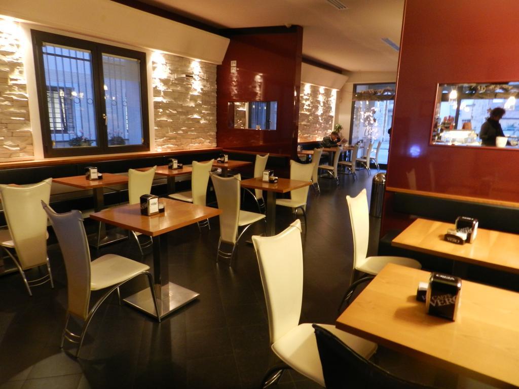 Locanda Trattoria Caffe Cavour Cittadella Bagian luar foto